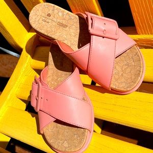 CLARK’s Cloud Steppers Cushion Soft. Unbelievable comfortable. No sore feet here